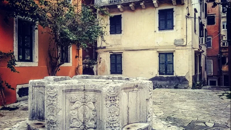 Well-head in Kremasti Square